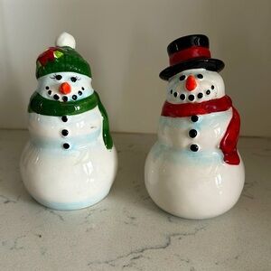 HOLIDAY SNOWMAN SALT AND PEPPER SHAKERS vintage 2004 Publix